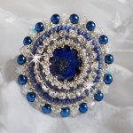 Anillo Nilo Azul bordado con lapislázuli y cristales de Swarovski